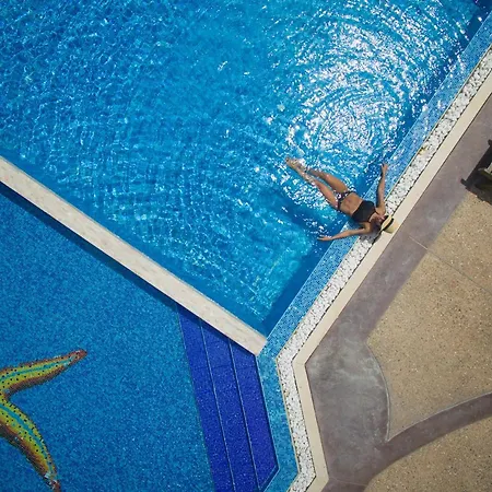 アパートホテル Dawn Park Complex 4*