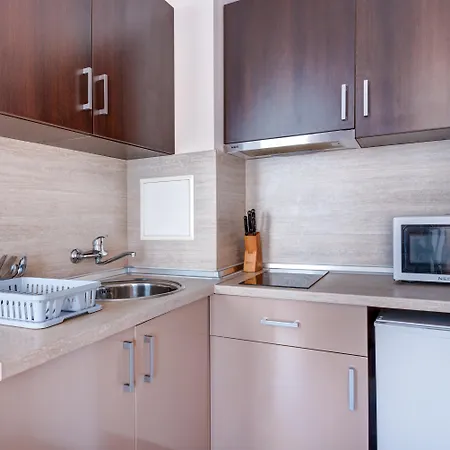 Dawn Park Complex サニービーチ