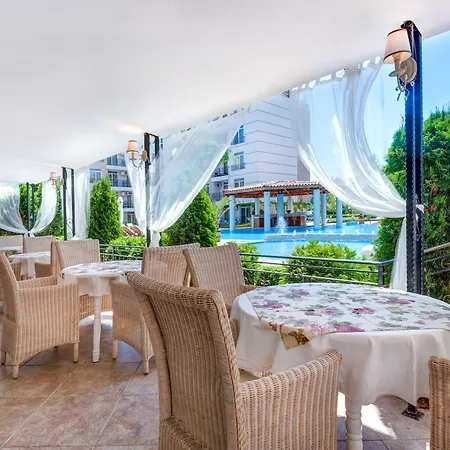 Dawn Park Complex Aparthotel 4*