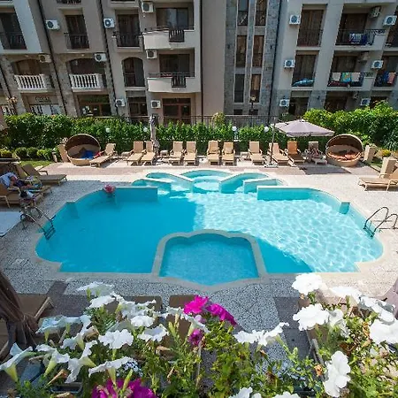 アパートホテル Dawn Park Complex 4*