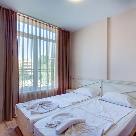 Dawn Park Complex Apartmanhotel 4*