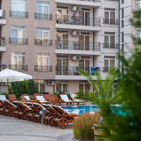 Dawn Park Complex Apartmanhotel 4*