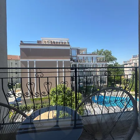 Dawn Park Complex 公寓式酒店 阳光海滩