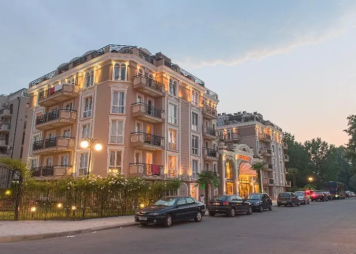 アパートホテル Dawn Park Complex 4*